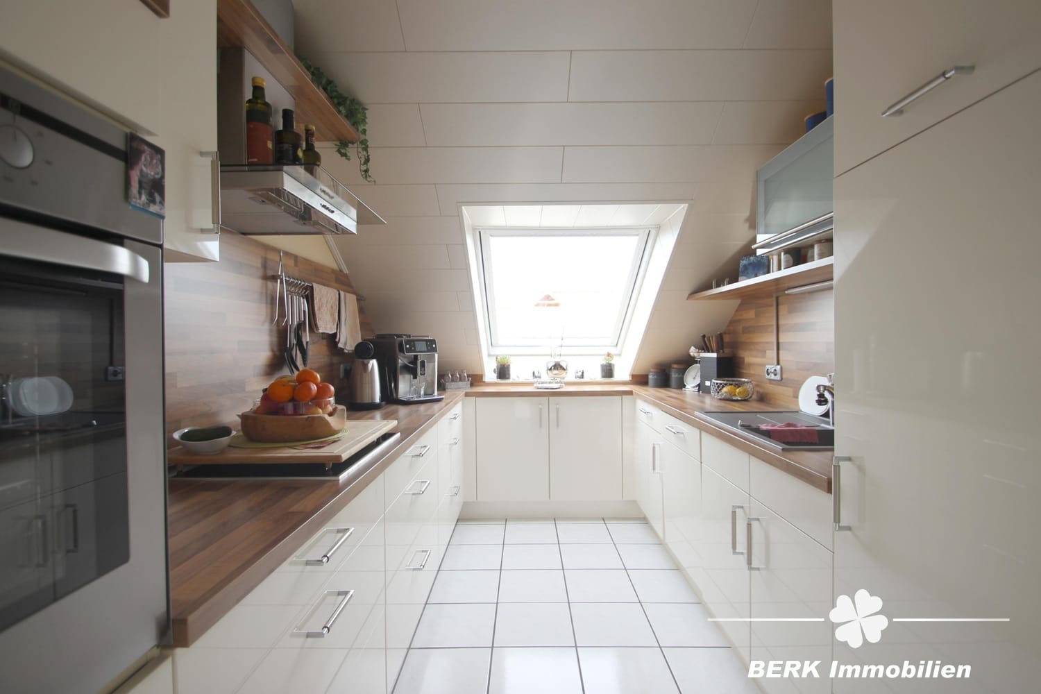 Immobilie in Kleinostheim - BERK Immobilien - gepflegte und gut geschnittene 4-Zimmer-ETW in bester Lage von Kleinostheim - Bild 3