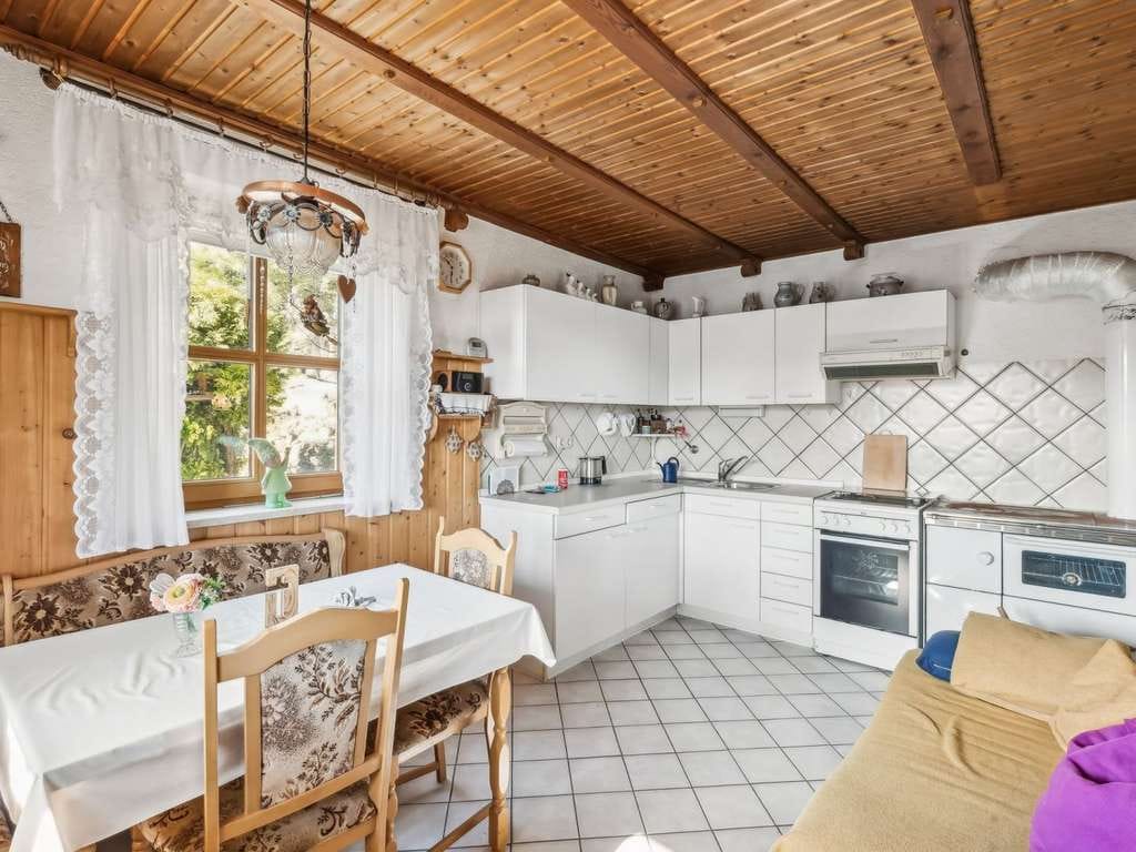 Immobilie in Beratzhausen - Charmante 3,5-Zimmer-Hochparterrewohnung in Beratzhausen/Rechberg - Bild 4