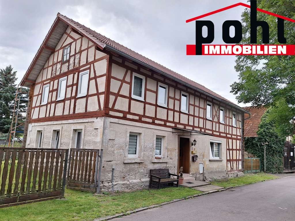 Immobilie in Heldburg - Teilsaniertes Einfamilienhaus in ruhiger Wohnlage in einem Stadtteil von Heldburg! - Bild 0