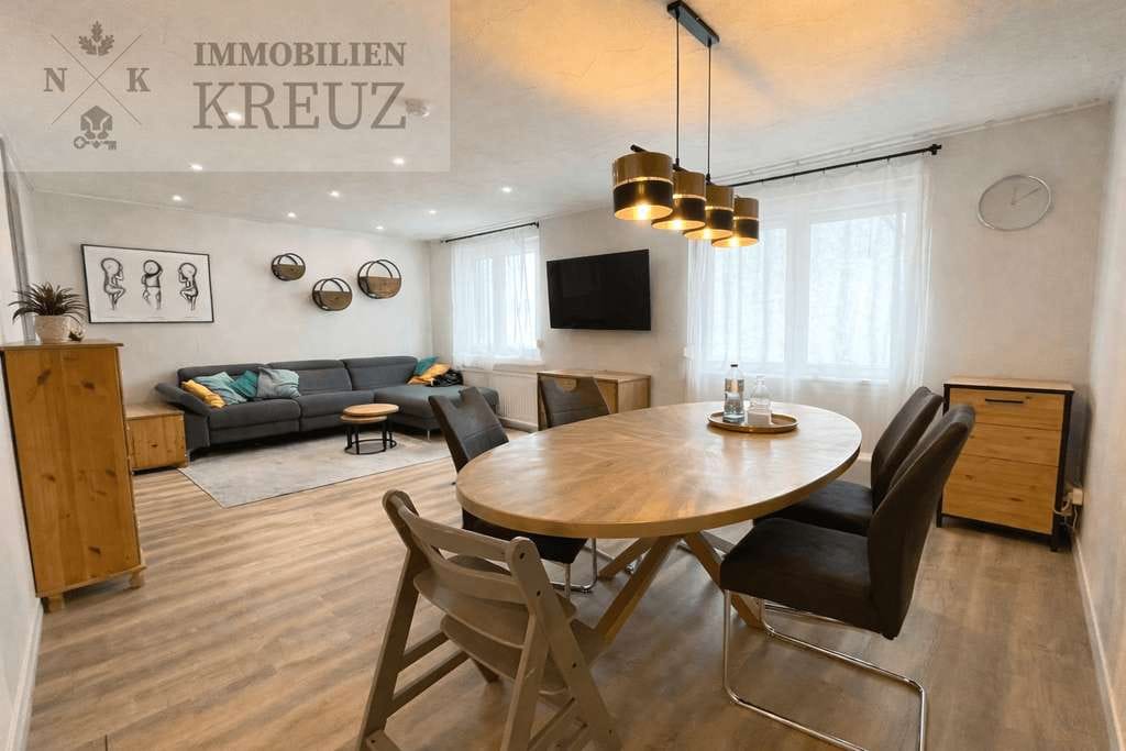 Immobilie in Tauberbischofsheim - Gepflegtes Einfamilienhaus mit Kamin und großzügiger Terrasse - Bild 0