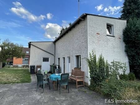 Immobilie in Vellmar - Gepflegtes Mehrfamilienhaus mit  50m² Garage und 80m² Nebengebäude in ruhiger Wohnlage von Vellmar - Bild 2