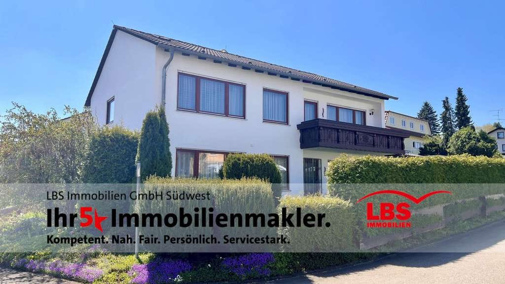 Immobilie in Emmingen-Liptingen - IDEAL ALS GENERATIONENHAUS 
Attraktives Wohnhaus mit vielen Möglichkeiten - Bild 0