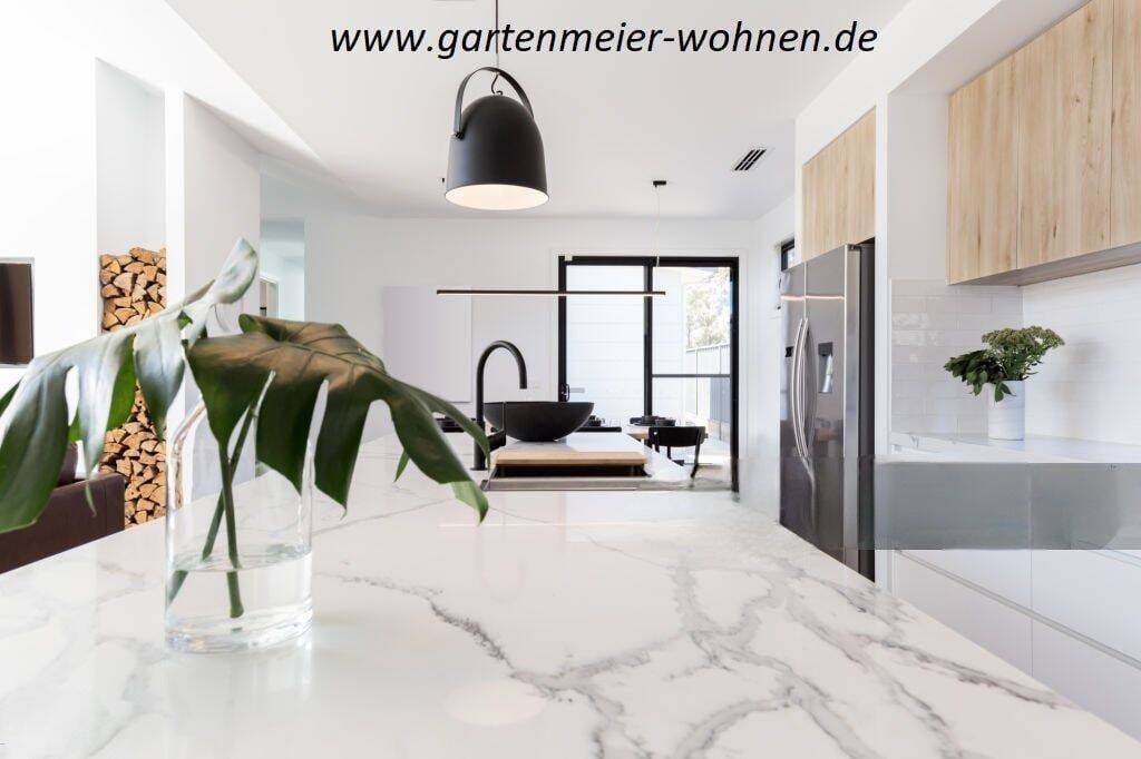 Immobilie in Eschach - Top Kapitalanlage ! Neuwertige 3,5 Zimmer mit schönem Terrassenbalkon/ 2x Stellplätze! - Bild 0