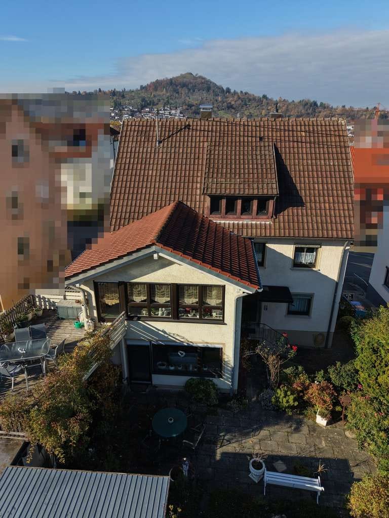 Immobilie in Pfullingen - Freistehendes 3-Familienhaus mit Garten in ruhiger Wohnlage von Pfullingen - Bild 4