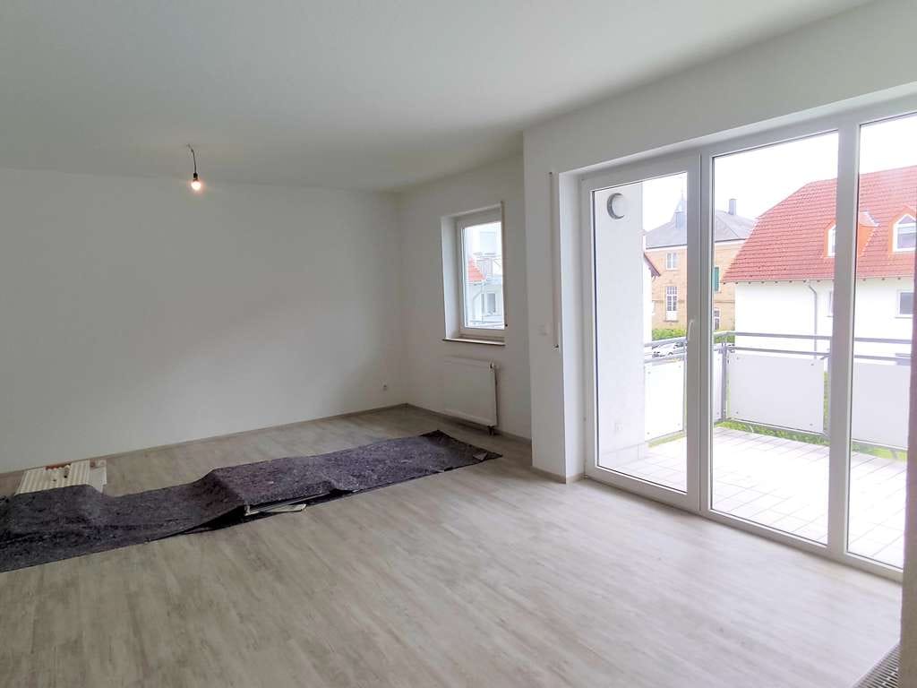 Immobilie in Waldböckelheim - Jetzt selbst einziehen: Hochwertig sanierte 1-ZKB mit Balkon + Stellplatz in schöner Wohnlage - Bild 1