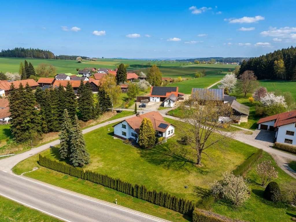 Immobilie in Laberweinting - *** Traumhafter Bungalow auf ca. 2500 qm Grundstück in toller Lage - Pferdehaltung möglich*** - Bild 4