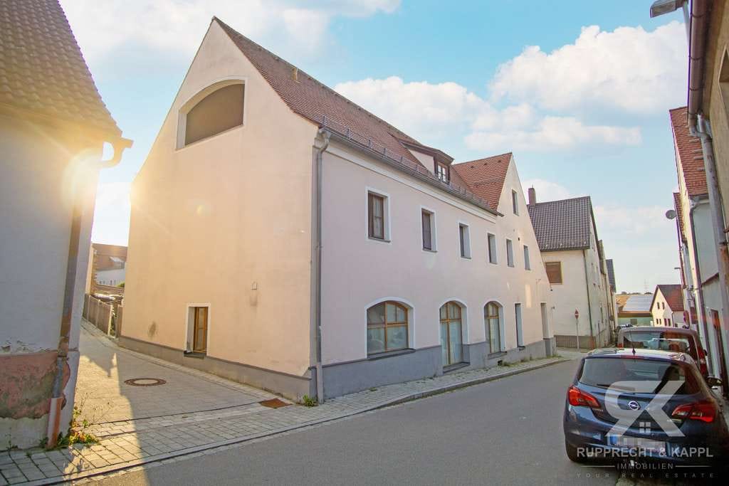 Immobilie in Vohenstrauß - Staat als Mieter: Renditestarkes Mehrfamilienhaus mit langfristiger Sicherheit und knapp 9% Rendite - Bild 2