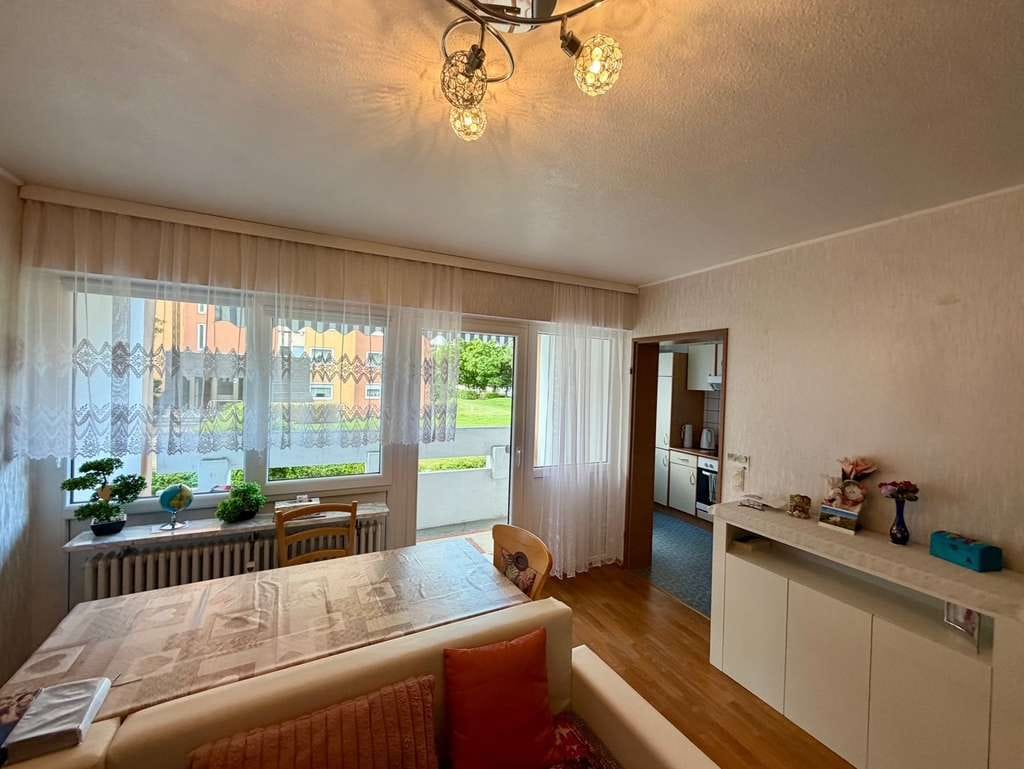 Immobilie in Spaichingen - Helle 1-Zimmer-Wohnung mit überdachtem Balkon und schönem Blick ins Grüne in Spaichingen - Bild 2