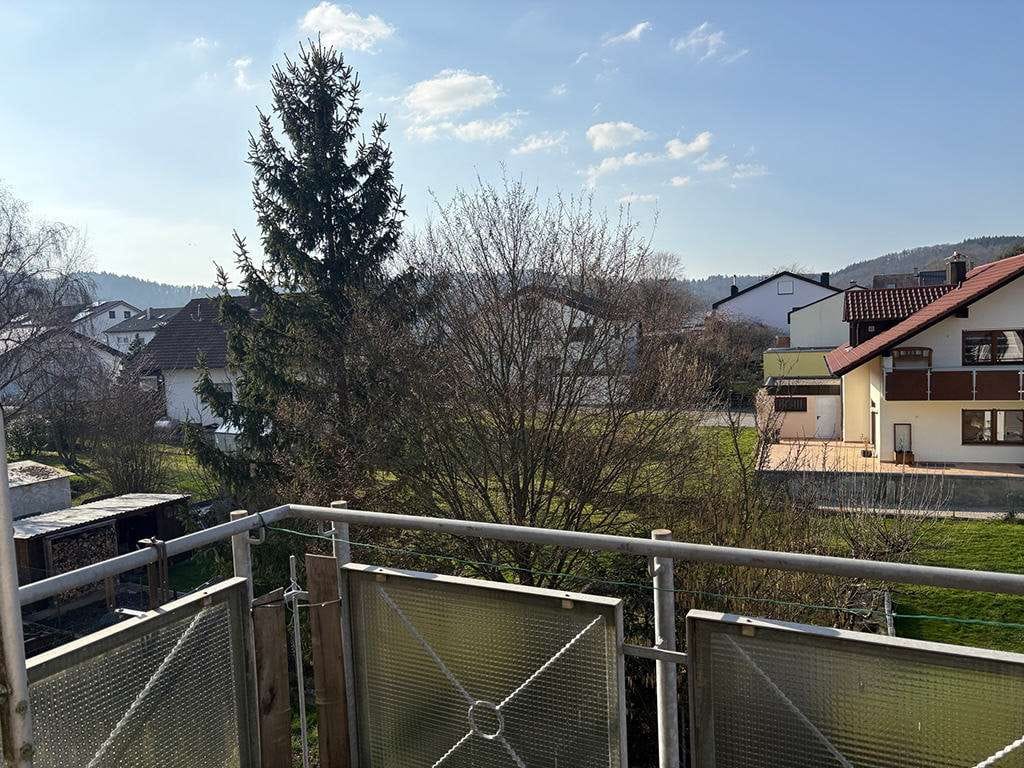 Immobilie in Freudental - Freie, großzügige  4-Zimmer-Maisonette-Wohnung -  
Balkon und TG-Stellplatz inclusive - Bild 3
