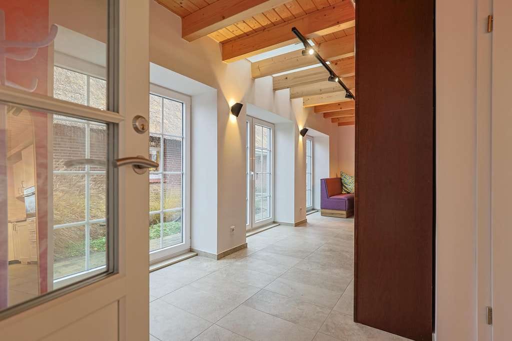 Immobilie in Bösdorf - Charmantes Reetdach-Haus in Alleinlage  - Bild 1