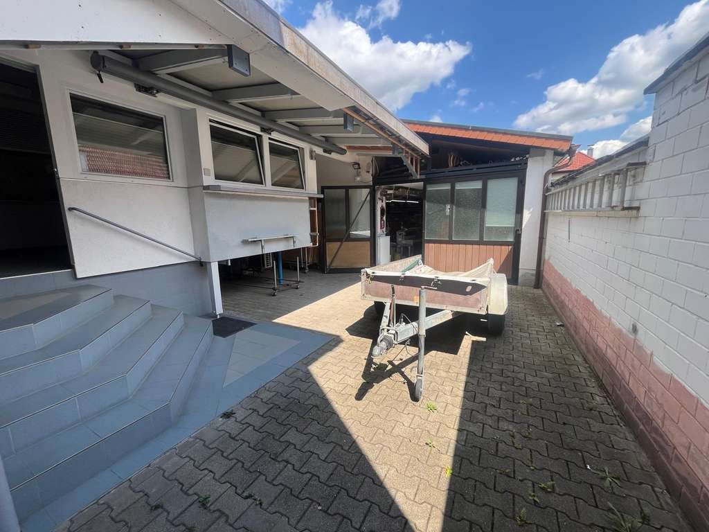Immobilie in Kronau - Großzügiges und lichtdurchflutetes 1–2-Familienhaus mit ca. 220 m² Wohnfläche, Werkstatt und hochwer - Bild 2
