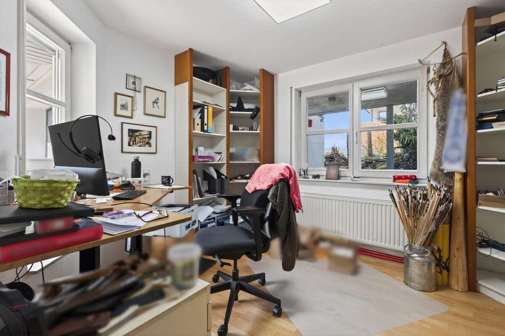 Immobilie in Höfen an der Enz - Exklusives Wohnen in Höfen: Einfamilienhaus mit Einliegerwohnung, Wintergarten & Sauna - Bild 2