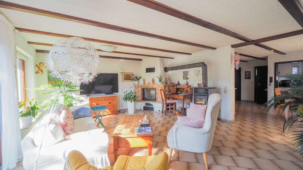 Immobilie in Burgstetten - Mehr Raum, mehr Möglichkeiten mit ELW und schönem Garten - Bild 1