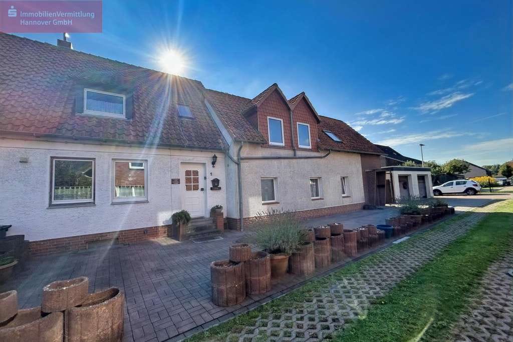 Immobilie in Wunstorf - Haus mit Einliegerwohnung - Bild 0