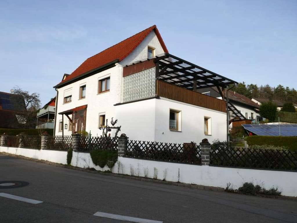 Immobilie in Georgensgmünd - Georgensgmünd-Mäbenberg: Einfamilienhaus mit 4-6 Zi, Balkon, Garten, Doppelgarage, Photovoltaik - Bild 1