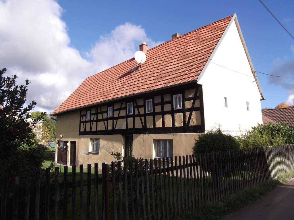 Immobilie in Glauchau - Kulturdenkmal  Wohnstallhaus  19. Jahrhundert + 1.894 m² erschlossenes Grundstück + Garage mit Anbau - Bild 3