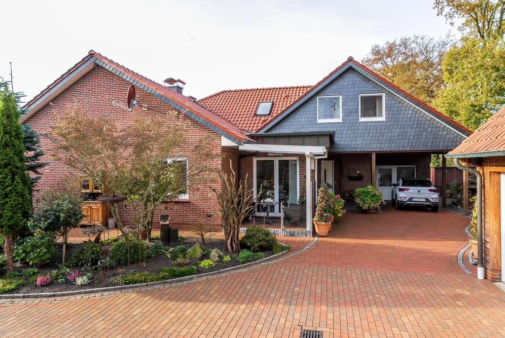Immobilie in Bad Zwischenahn - Modernes Mehrgenerationenhaus mit Einliegerwohnung - Bild 1