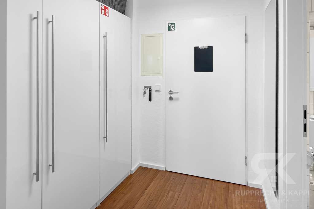Immobilie in Bad Alexandersbad - Hochwertig möbliertes DG-Apartment mit Balkon, EBK, TG Platz und Kurortlage in Bad Alexandersbad - Bild 3
