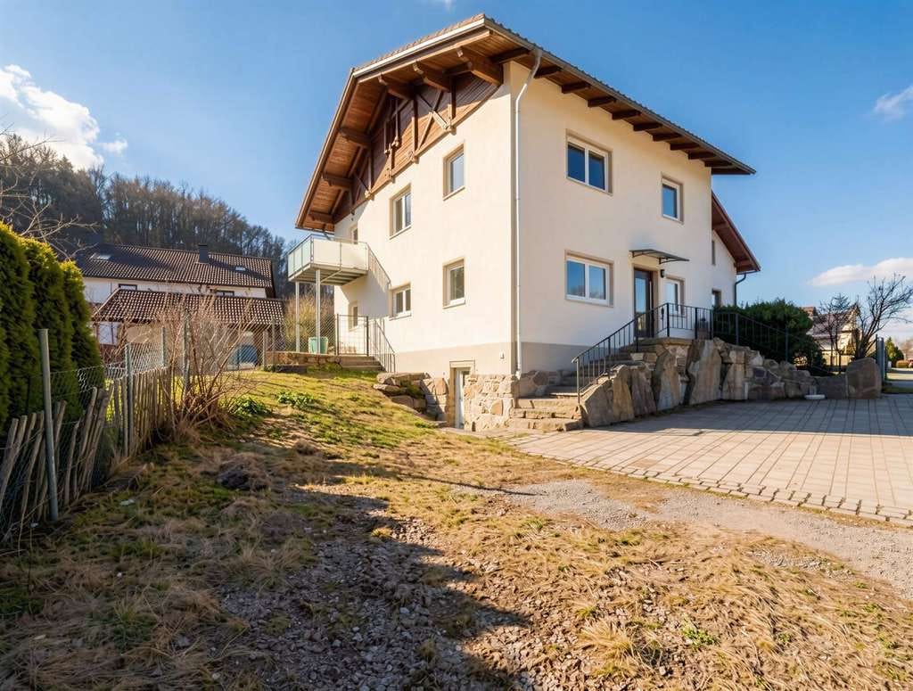 Immobilie in Fürstenstein - Ihr neues Zuhause in Fürstenstein mit Garten und Platz für die Familie! - Bild 0