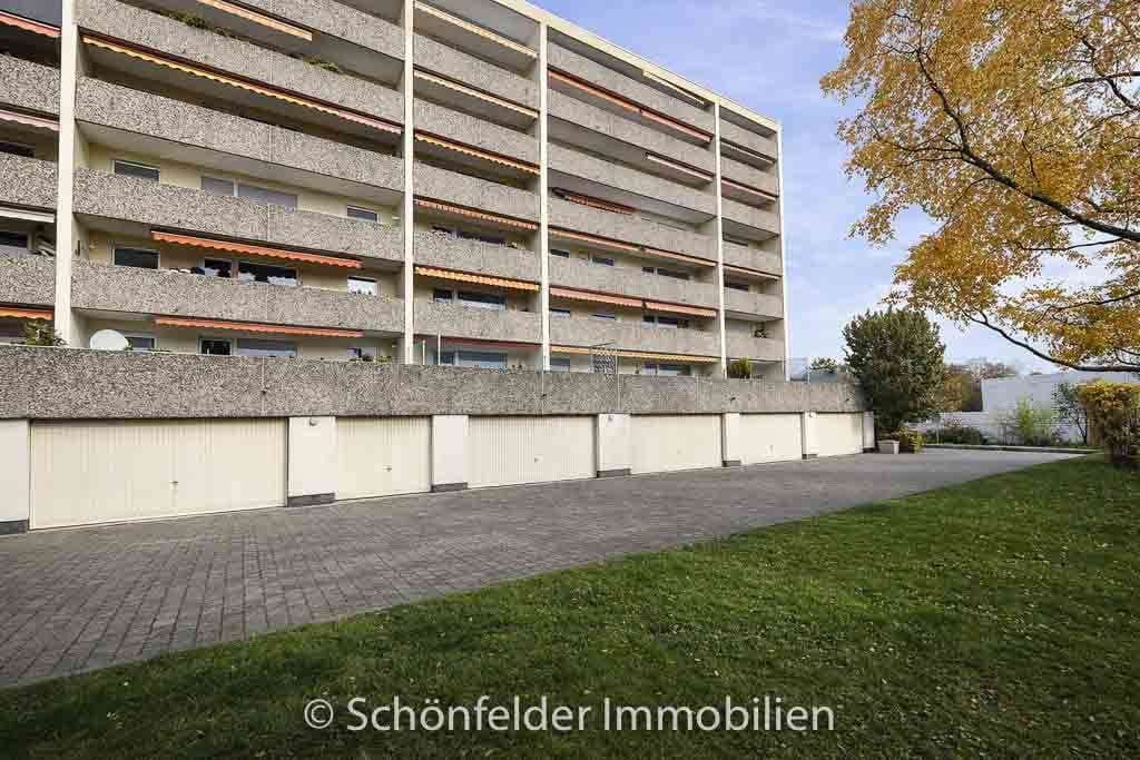 Immobilie in Oberursel - Attraktive 4 Zimmerwohnung mit großer Balkonterrasse, Garage und 2 Kellern - sogar provisionsfrei - Bild 0