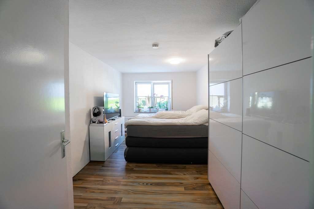 Immobilie in Krauchenwies - Attraktive 4-Zimmer-Erdgeschosswohnung mit Terrasse und drei Garagen - Bild 3