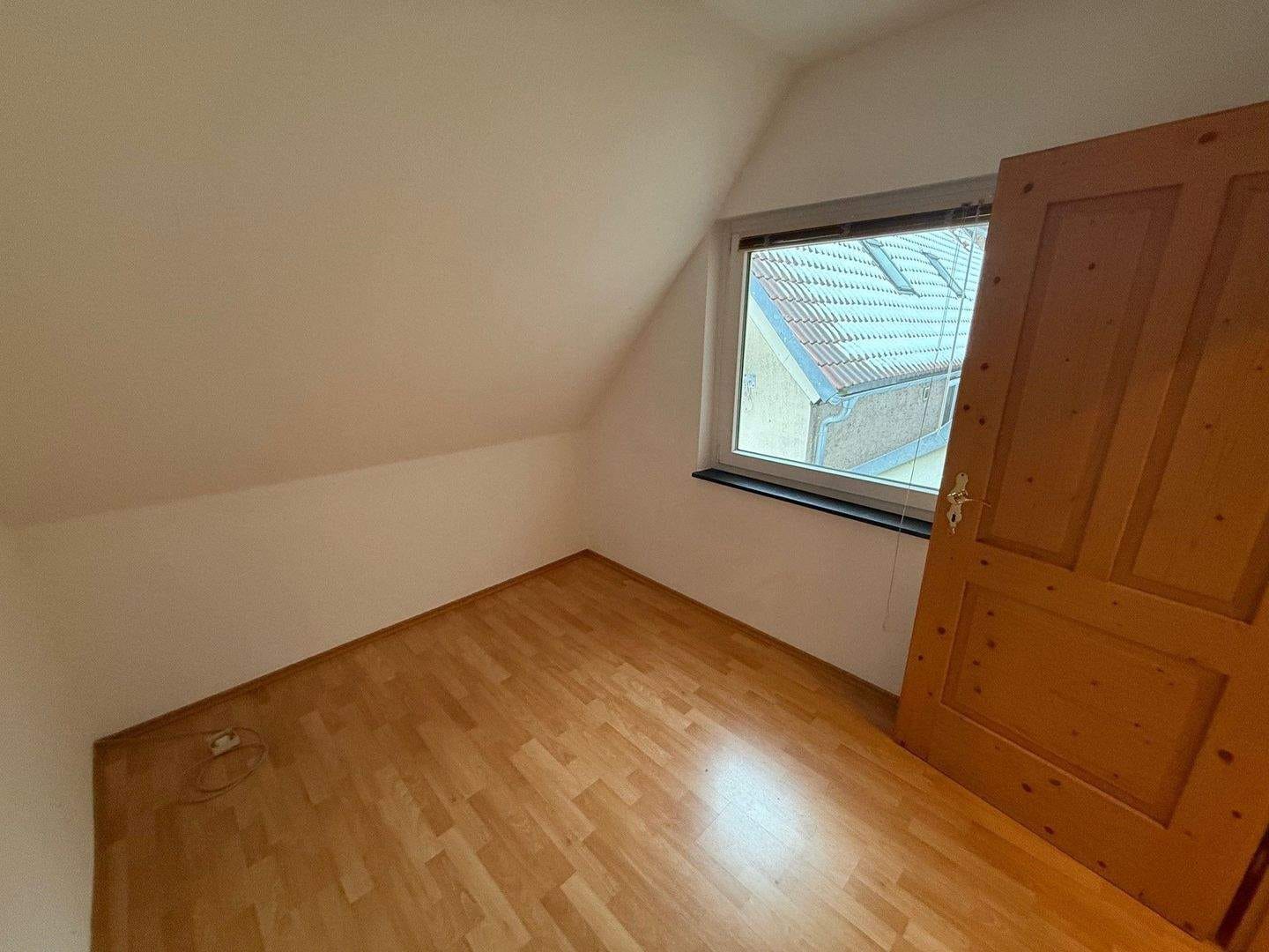 Immobilie in Volkach - schöne 4-Zi.-Wohnung im Herzen Escherndorfs - Bild 4