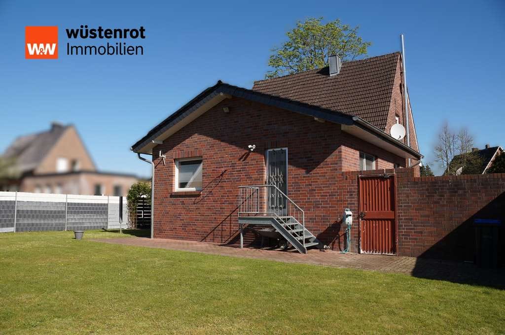 Immobilie in Vreden - Charmantes Einfamilienhaus mit Potenzial auf großem Kaufgrundstück - Bild 0