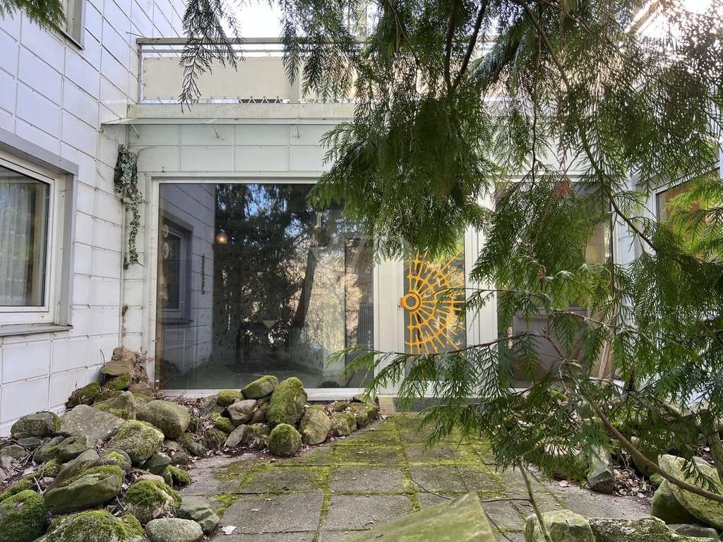 Immobilie in Bad Münder am Deister - besonderes Architektenhaus mit Einliegerwohnung, sanierungsbedürftig aber in guter Lage zu Hannover - Bild 3