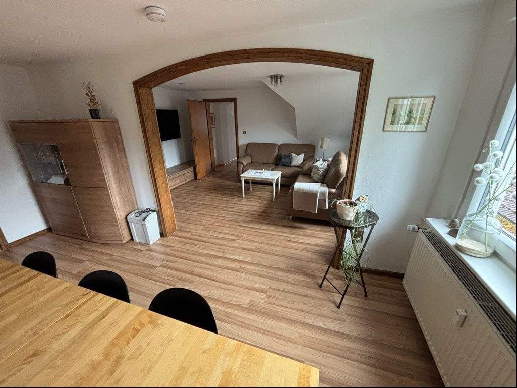 Immobilie in Zell am Harmersbach - Charmante 4-Zimmer-DG-Wohnung in gepflegtem Wohn- und Geschäftshaus - Bild 0