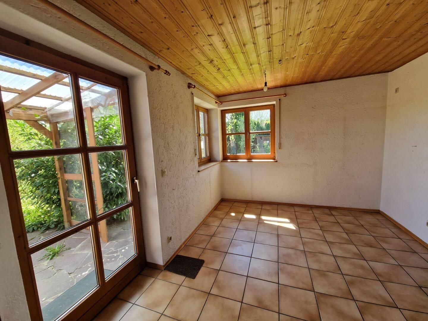 Immobilie in Rohrdorf - Großes Ein- bzw. Zweifamilienwohnhaus mit Doppelgarage - Bild 4