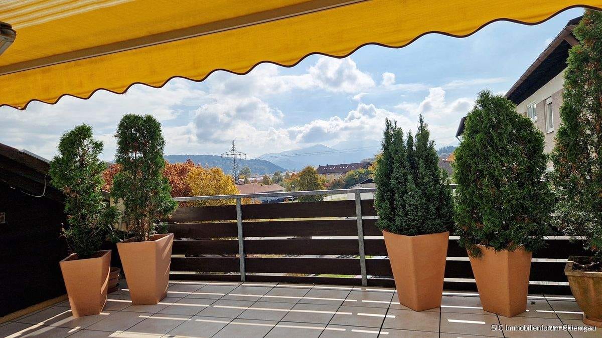 Immobilie in Traunstein - Großzügige 6 Zi.- Dachterrassenwohnung mit Bergpanoramablick in Traunstein-Haslach! - Bild 0