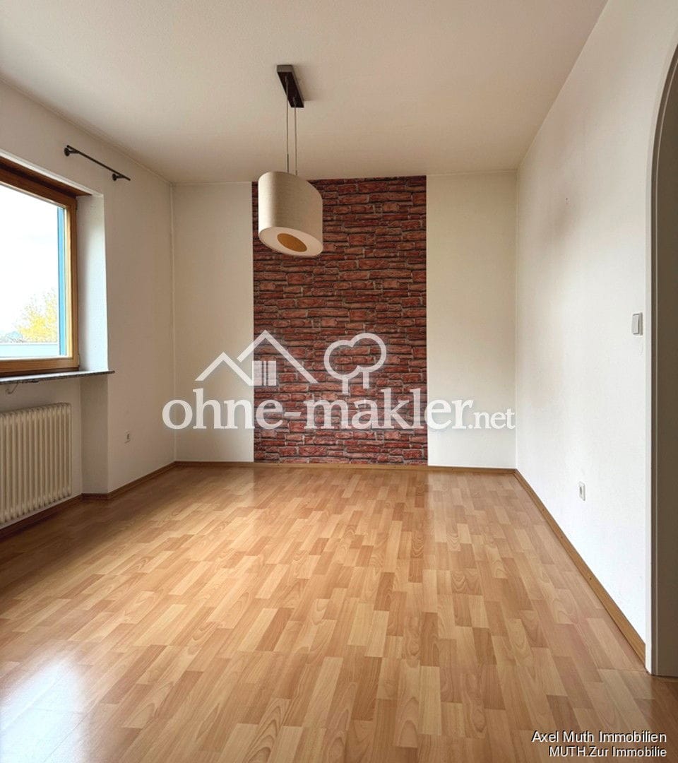 Immobilie in Gemmingen - Zwischen Heibronn und Karlsruhe - das Landhaus in zentraler Lage - Bild 2