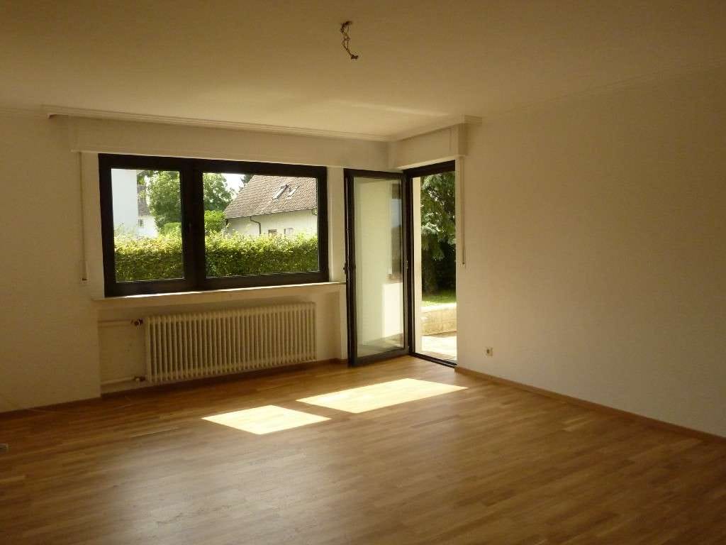 Immobilie in Hügelsheim - 2-3-Fam.haus, Hügelsheim, gute Wohnlage, Tgl-Bäder, Grundstück 1149m² + 3 Garagen. Vermietet - Bild 3
