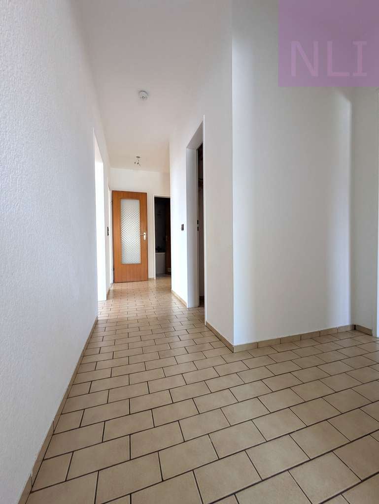 Immobilie in Frechen - Sehr helle 4-Zimmer-Wohnung mit Domblick – Viel Gestaltungspotenzial möglich - Bild 4