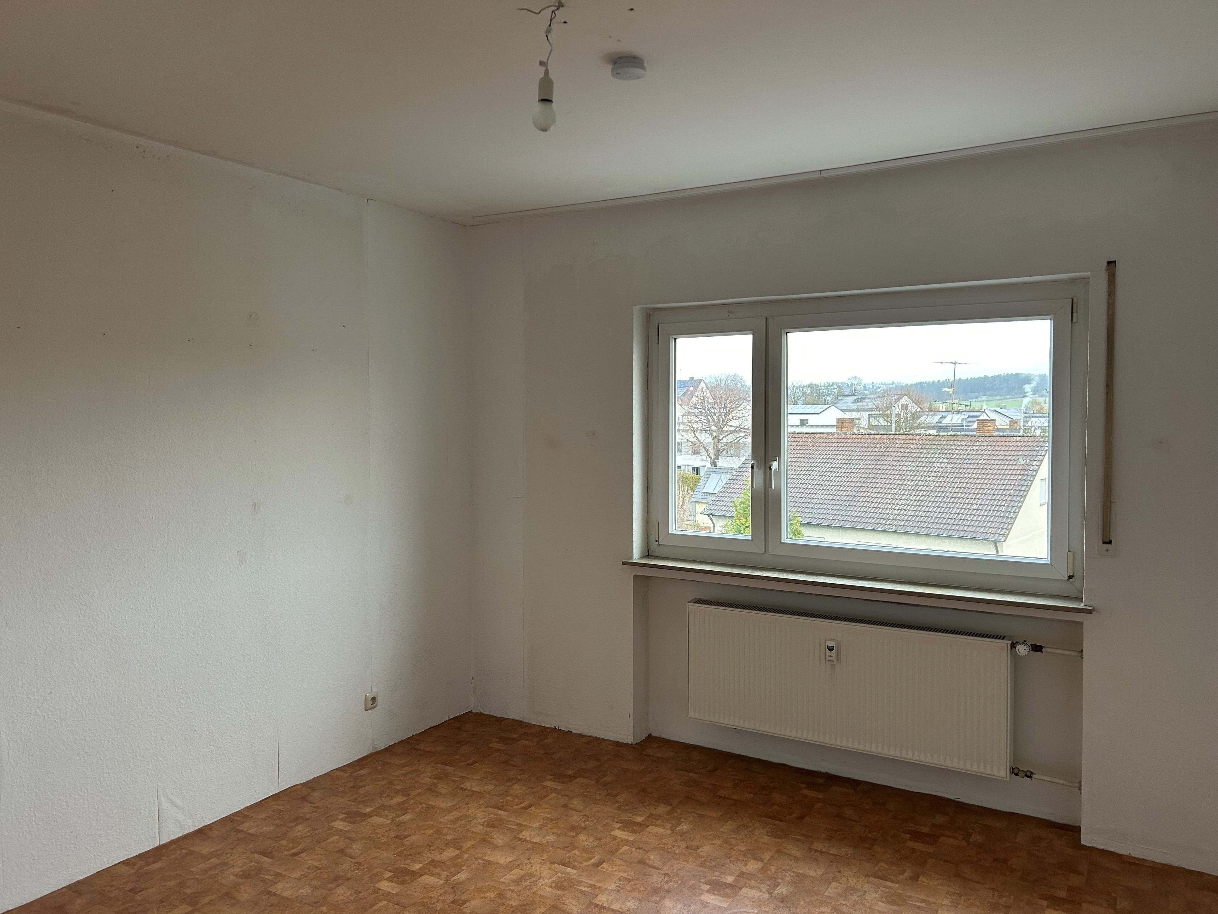 Immobilie in Uttenreuth - Große bezugsfreie Wohnung mit Garage und Carport...4-Zimmer-ETW in Uttenreuth - Bild 4