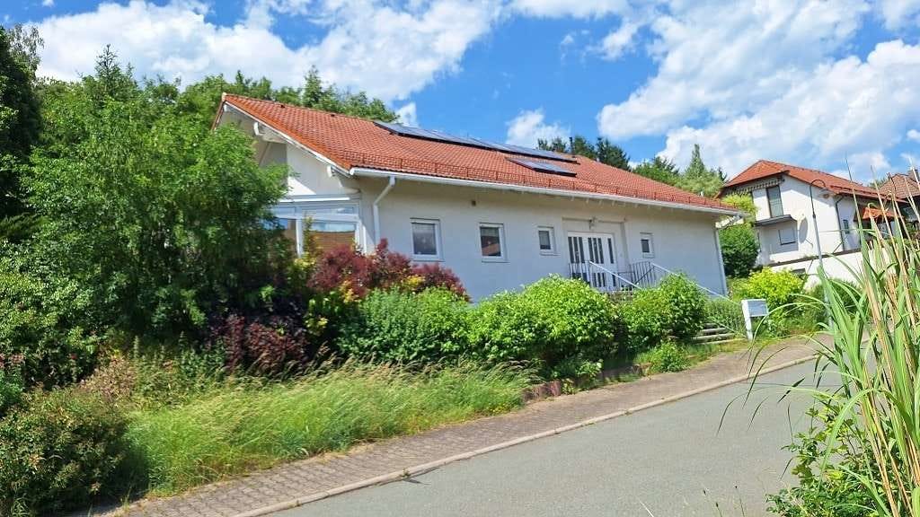 Immobilie in Neuensalz - Idyllisches Landhaus mit viel Platz in Mechelgrün - EFH aus Bankenverwertung
 - Bild 1