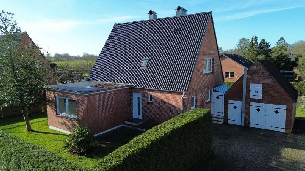 Immobilie in Sörup - +++ kernsaniert + gemütlich! - Modernisiertes Einfamilienhaus mit Garage und großem Grundstück +++   - Bild 1