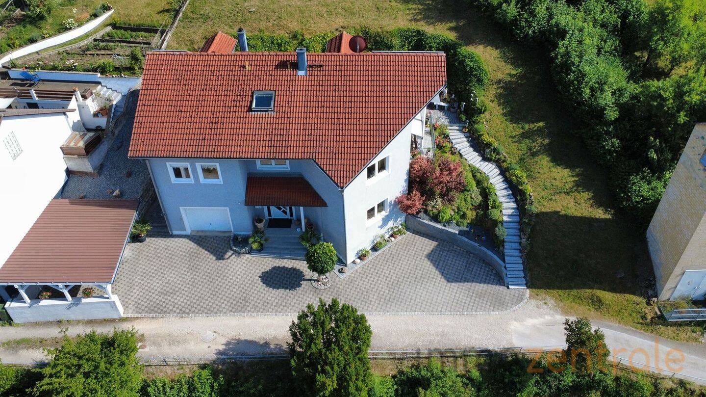 Immobilie in Altmannstein - "Mehr als ein Haus - ein echtes Zuhause" - Attraktives EFH mit ELW in Altmannstein - Bild 1