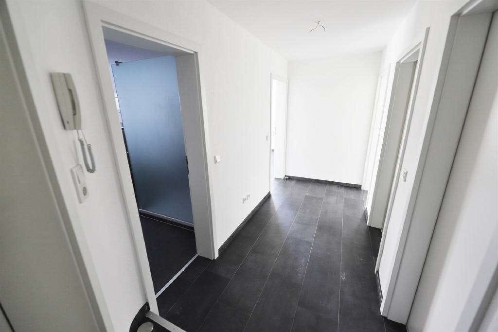 Immobilie in Lage - == Ab sofort frei! Schöne Souterrain ETW mit Terrasse in Lage-Billinghausen == - Bild 2