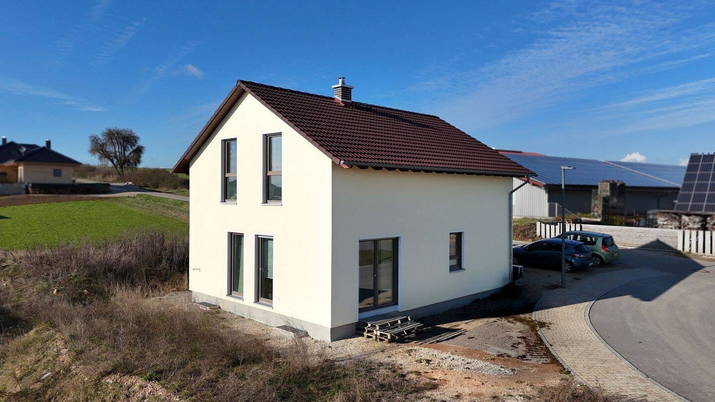 Immobilie in Schmidmühlen - Freistehendes Einfamilienhaus mit großem Garten in Schmidmühlen - Bild 1