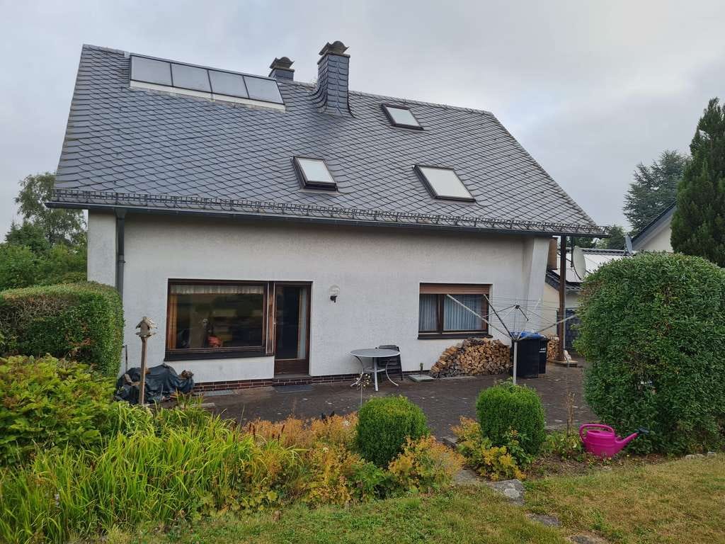 Immobilie in Oberbettingen - Platzwunder mit Weitblick und XXL Garten! - Bild 2