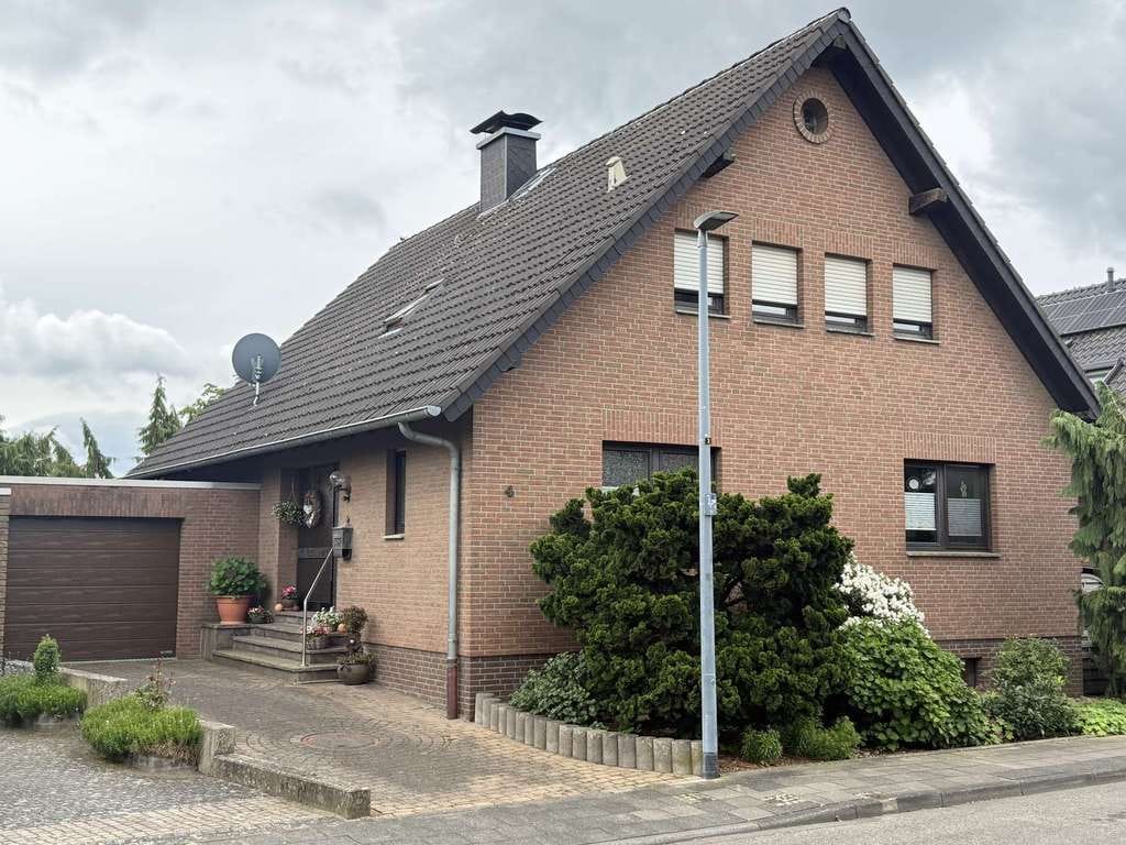 Immobilie in Merzenich - EFH mit Einliegerwohnung und schönem gepflegtem Garten - Bild 0