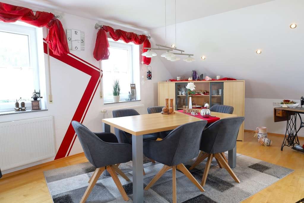 Immobilie in Bibertal - Hochwertiges Haus mit viel Platz 
in naturnaher Lage - Bild 4