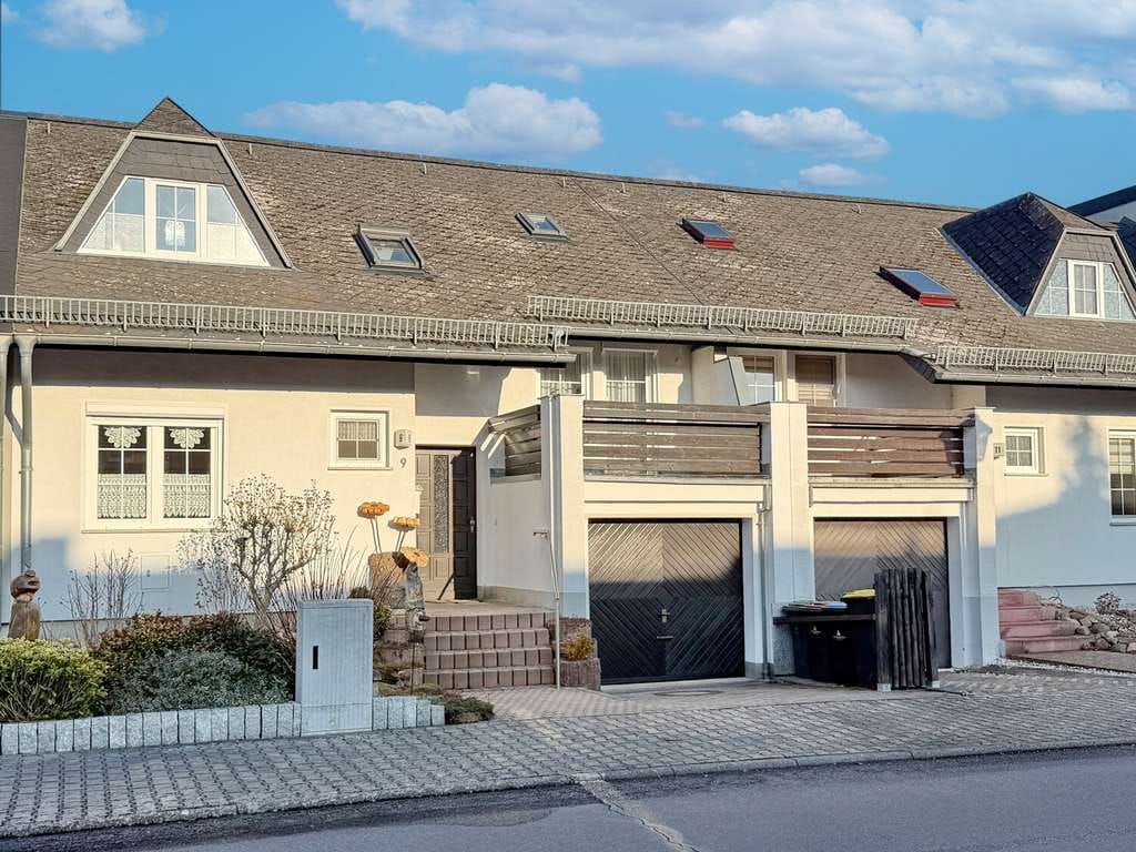 Immobilie in Schipkau - Platz für die ganze Familie - Reihenmittelhaus mit Terrasse, kl. Wintergarten und modernem Wohnflair - Bild 0