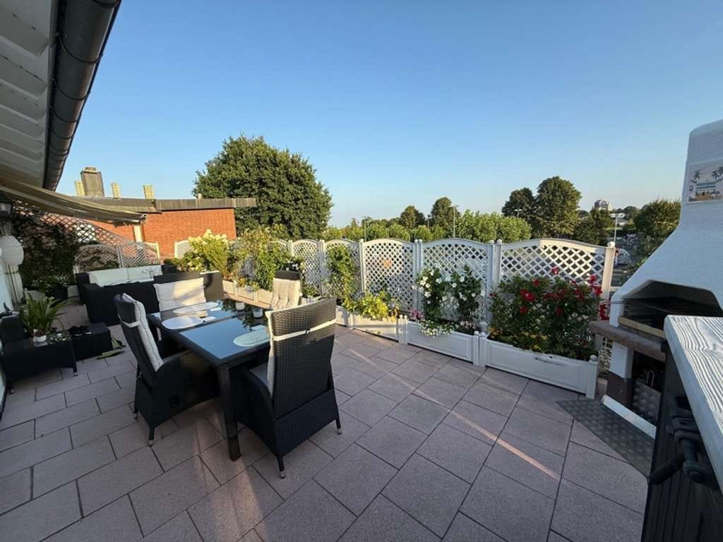 Immobilie in Oberursel - Wohn- und Geschäftshaus in sehr guter Lage (S-Bahn) Großer Showroom + Penthouse mit Dachterrasse! - Bild 0