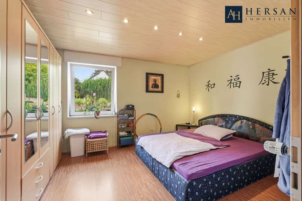 Immobilie in Herzogenrath - Romantisches Einfamilienhaus mit Einliegerwohnung und großzügigem Grundstück in Merkstein! - Bild 4