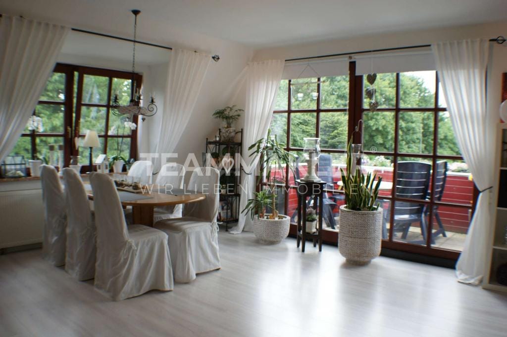 Immobilie in Ellerau - VERMIETET IN RUHIGER LAGE: Dachgeschosswohnung mit Balkon - Bild 1