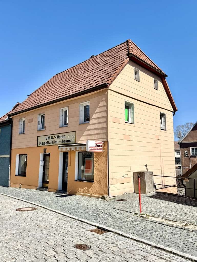 Immobilie in Creußen - Charmantes Anwesen mit viel Platz und vielseitigem Entwicklungspotenzial in Creußen - Bild 0