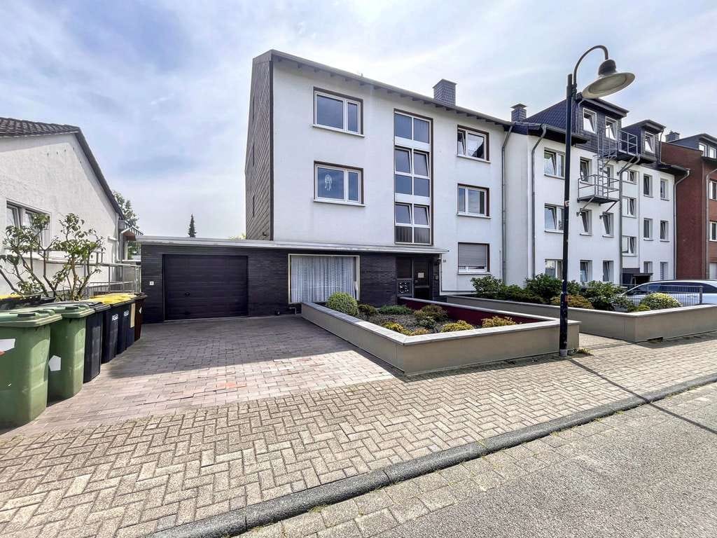 Immobilie in Rösrath - Attraktives Mehrfamilienhaus mit sechs Wohneinheiten, ausgebauter Dachfläche und Garten - Bild 2