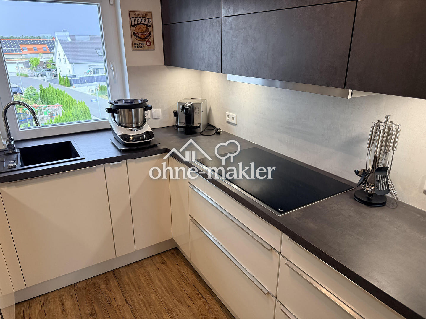 Immobilie in Hagenbüchach - Moderne 3-Zi.-Wohnung mit Carport und Balkon inkl. Fernblick - provisionsfrei - Bild 1